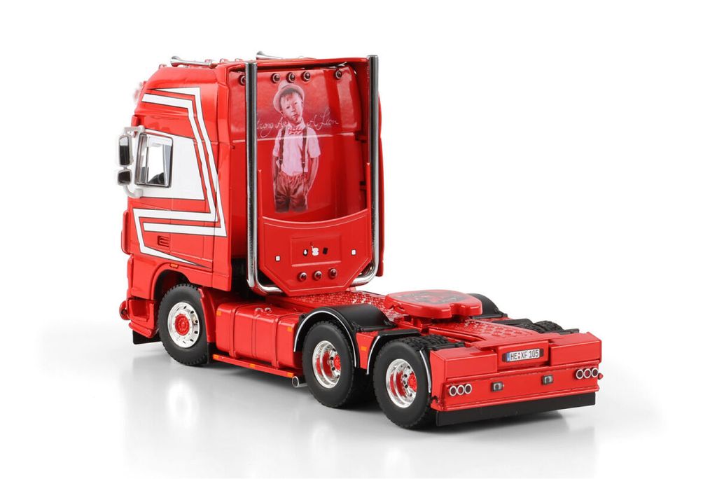 jens-naujok-daf-xf-105-super-space-cab (2)