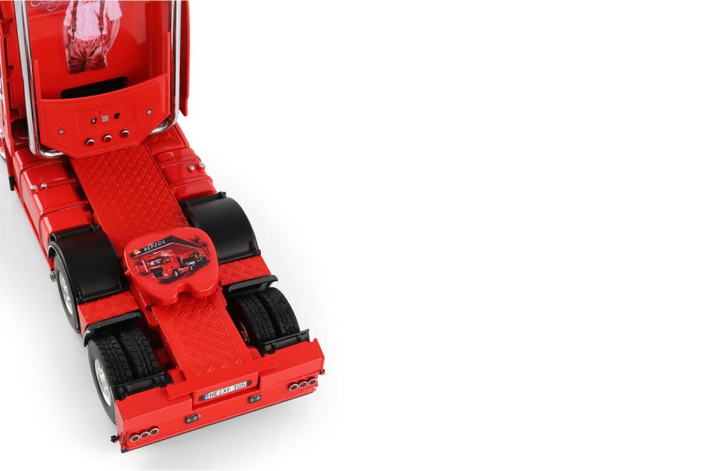 jens-naujok-daf-xf-105-super-space-cab (6)
