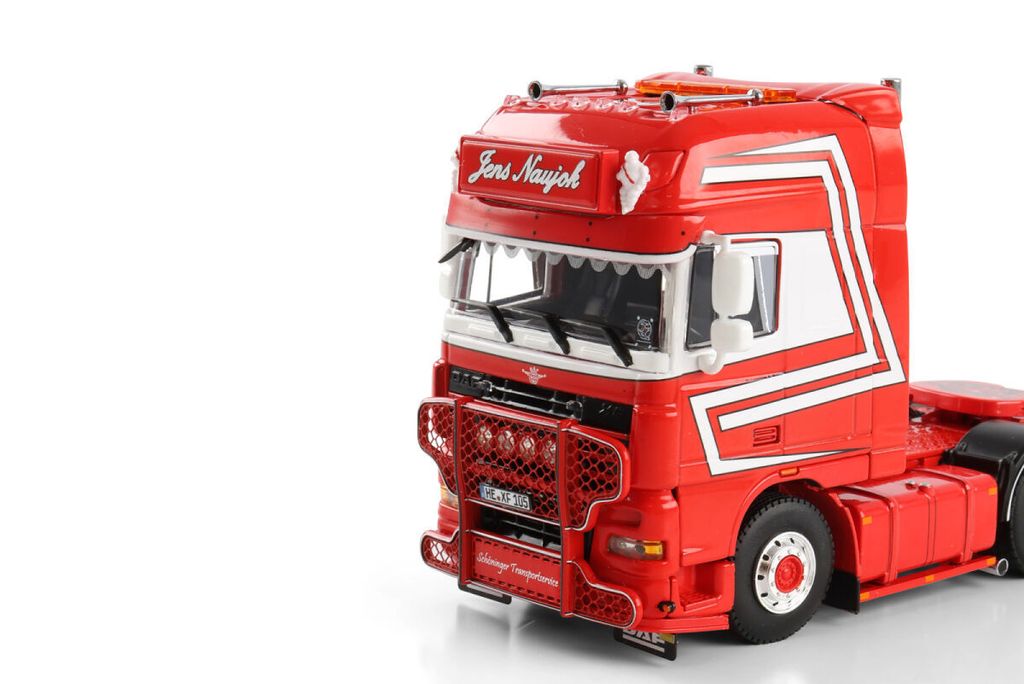jens-naujok-daf-xf-105-super-space-cab (7)