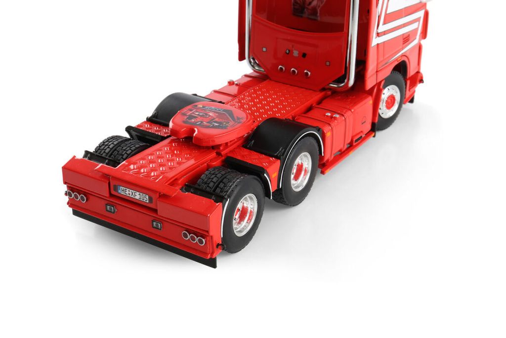 jens-naujok-daf-xf-105-super-space-cab (8)