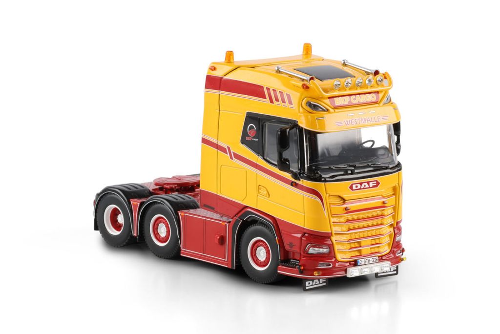 bkp-cargo-daf-xg-6x2-twin-steer (3)