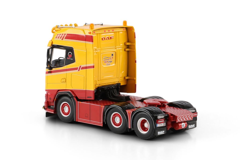 bkp-cargo-daf-xg-6x2-twin-steer (2)