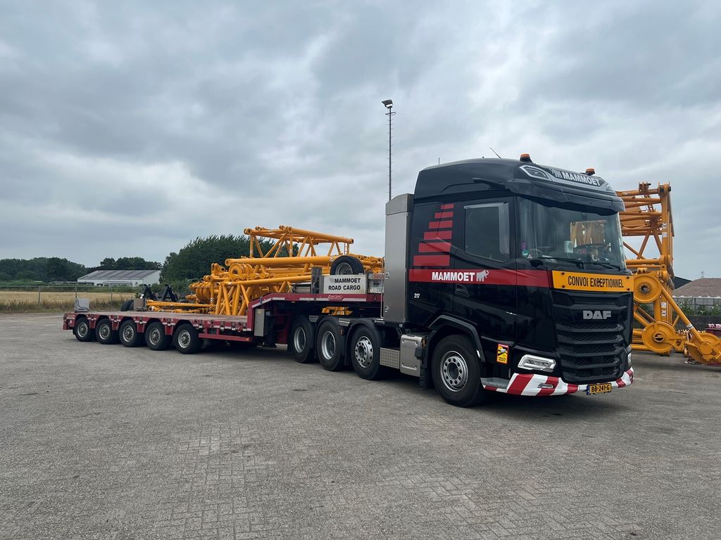 mammoet-daf-xg-8x4-with-5-axle-nooteboom-manoovr-2 (1)
