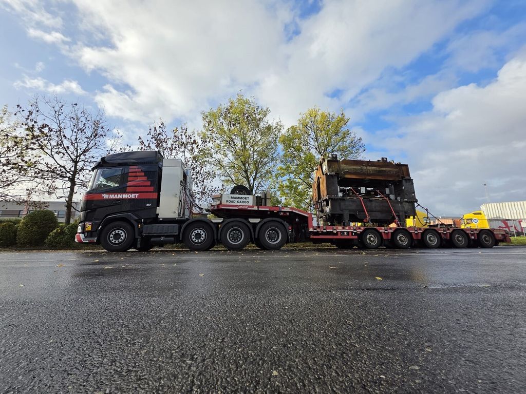 mammoet-daf-xg-8x4-with-5-axle-nooteboom-manoovr-1