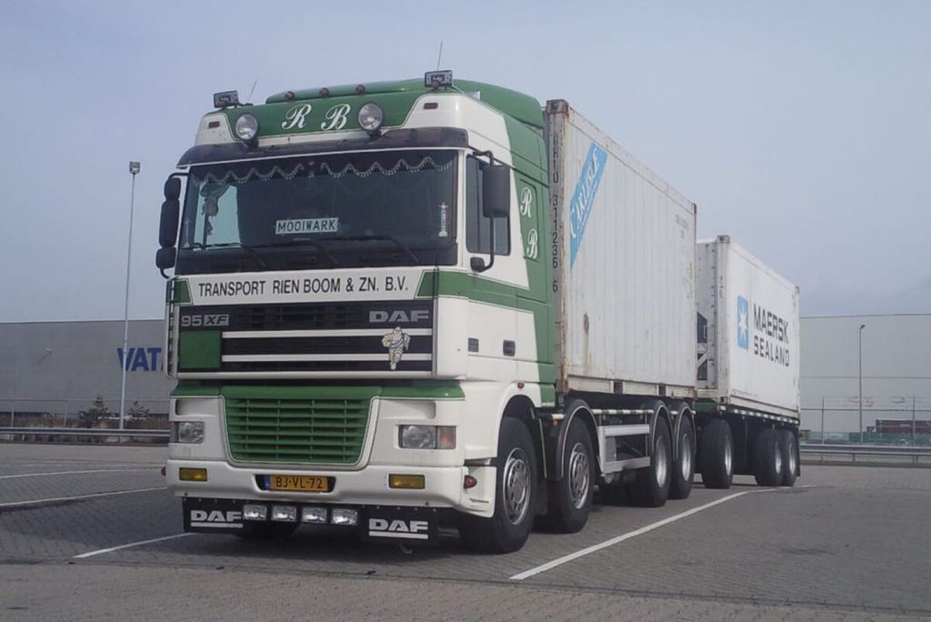 rien-boom-daf-95xf-space-cab-8x2-tag-ax