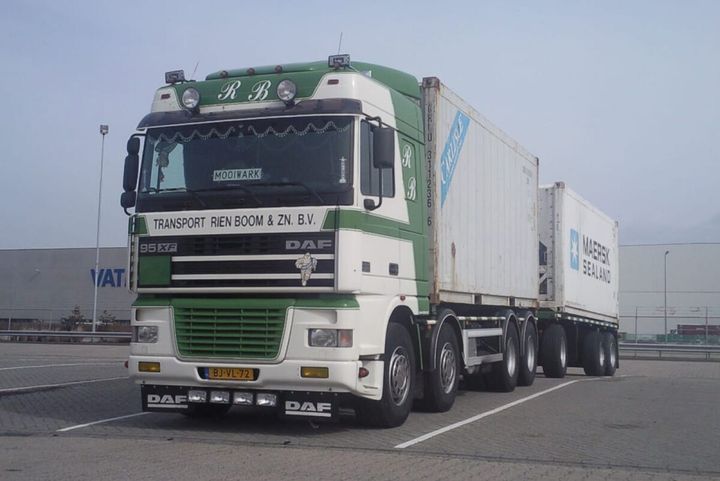 rien-boom-daf-95xf-space-cab-8x2-tag-ax