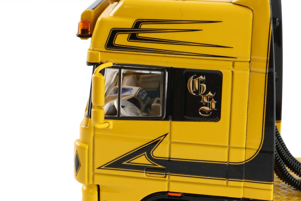g-seyen-daf-xf95-super-space-cab-4x2 (7)
