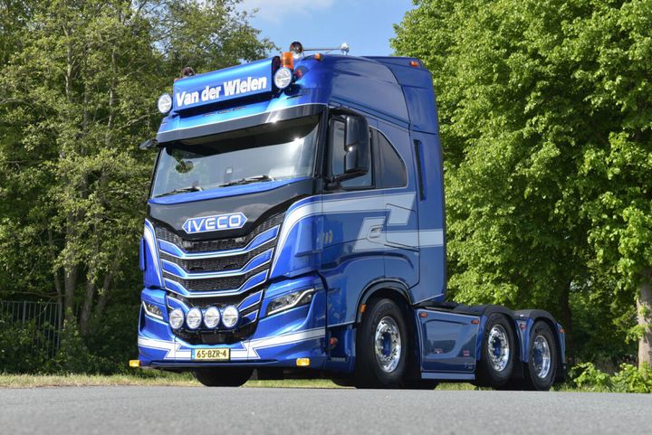 v-o-f-van-der-wielen-iveco-s-way-as-hi