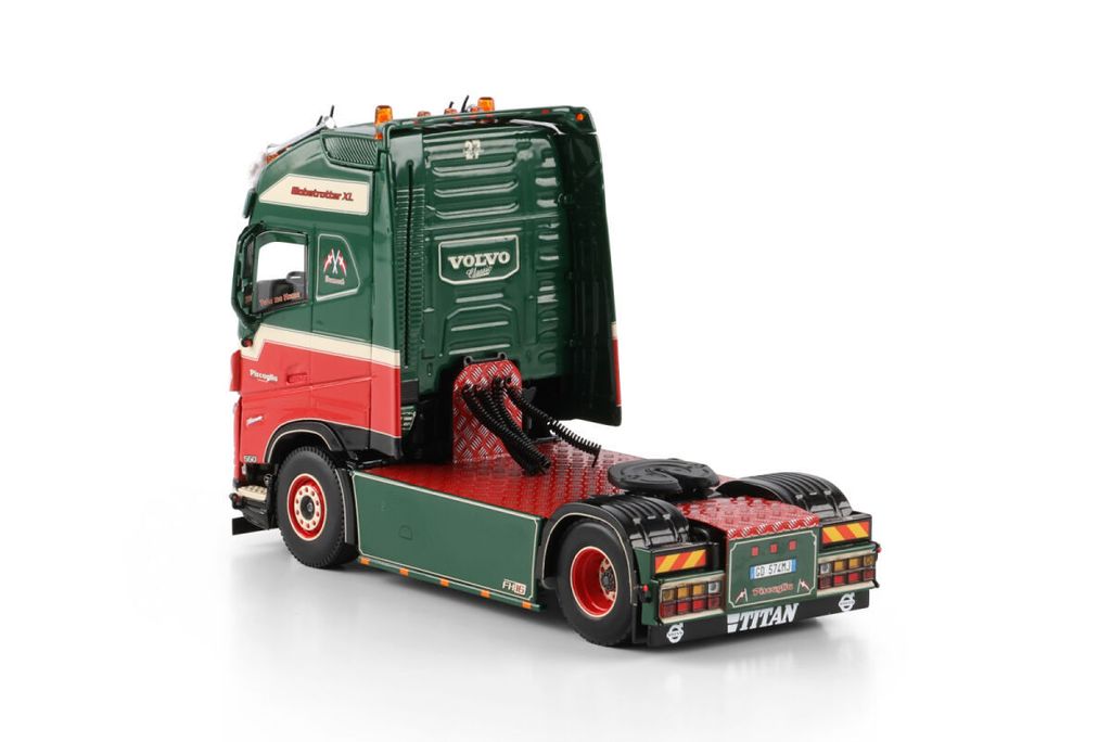 piscaglia-volvo-fh5-globetrotter-xl-4x2 (2)