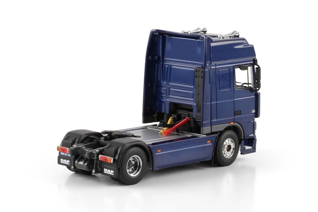 premium-line-daf-95xf-super-space-cab-4 (1)