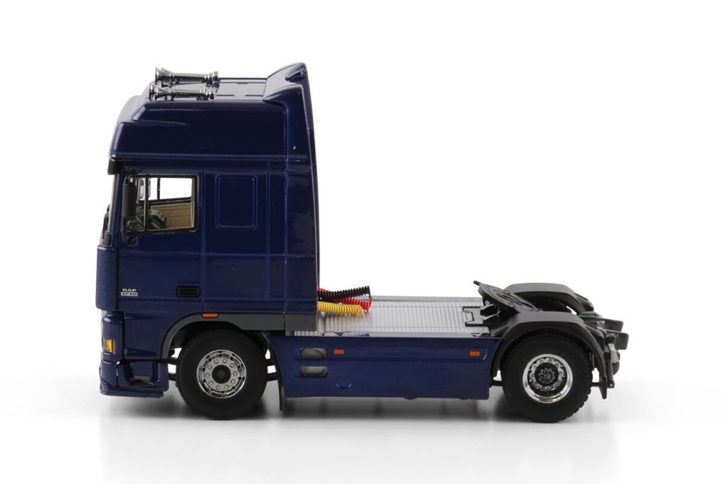 premium-line-daf-95xf-super-space-cab-4 (3)