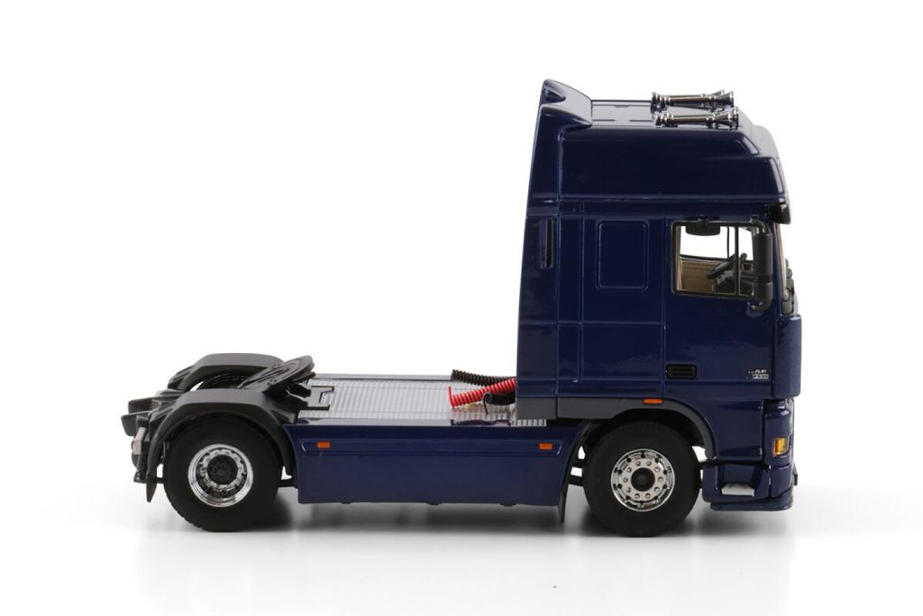 premium-line-daf-95xf-super-space-cab-4 (2)