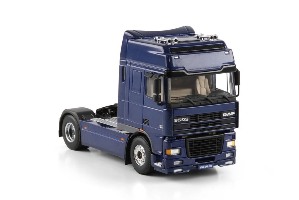 premium-line-daf-95xf-super-space-cab-4 (4)