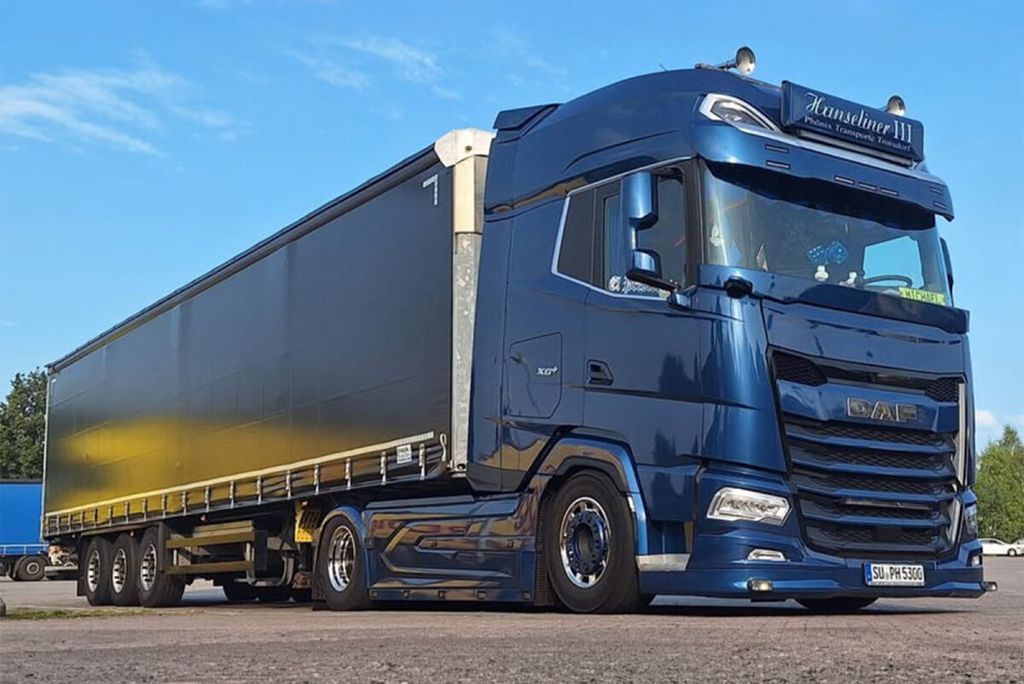 hanseliner-iii-daf-xg-4x2-curtainside