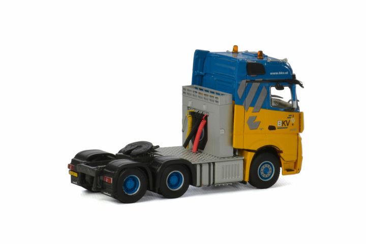 bkv-mb-actros-mp4-slt-big-space-6x4 (1)