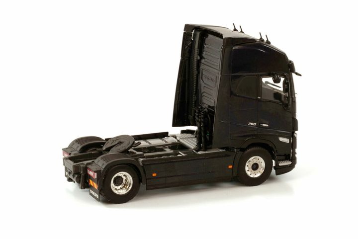 premium-line-volvo-fh5-globetrotter-xl (1)