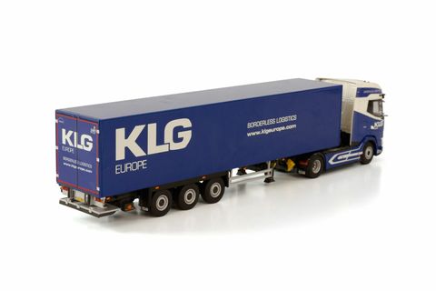 klg-europe-daf-xg-4x2-box-trailer-3 (1)