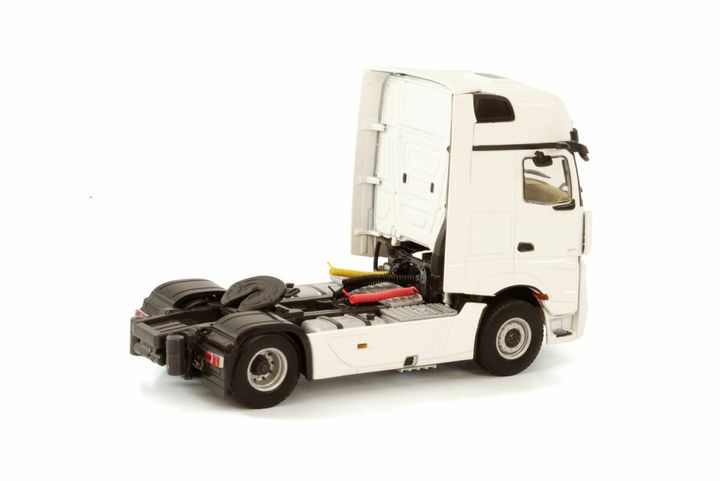 white-line-mercedes-benz-actros-mp5-gig (1)