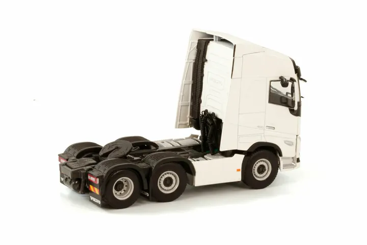 white-line-volvo-fh5-globetrotter-6x2-t (1)