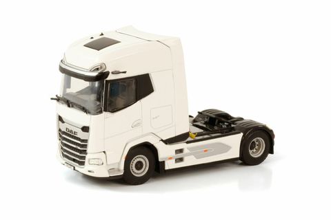 white-line-daf-xg-4x2