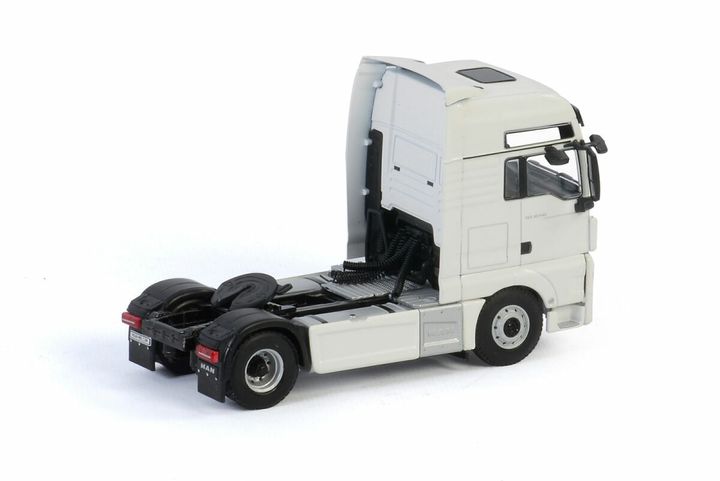 white-line-man-tgx-xxl-euro-6c-facelif (1)