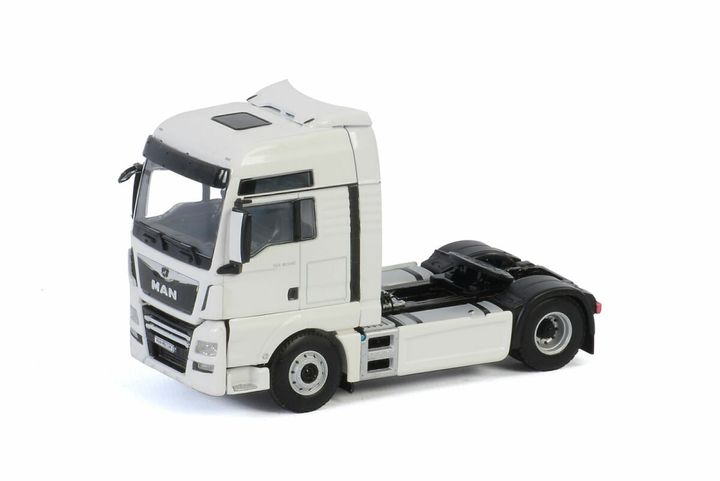 white-line-man-tgx-xxl-euro-6c-facelif