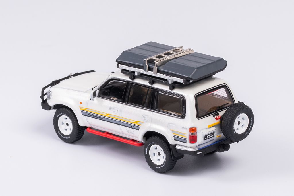 toyota-land-cruiser-j8-white-with-roof-rack (2)