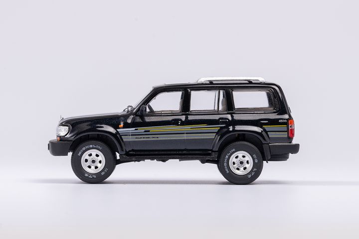 toyota-land-cruiser-j8-black (2)