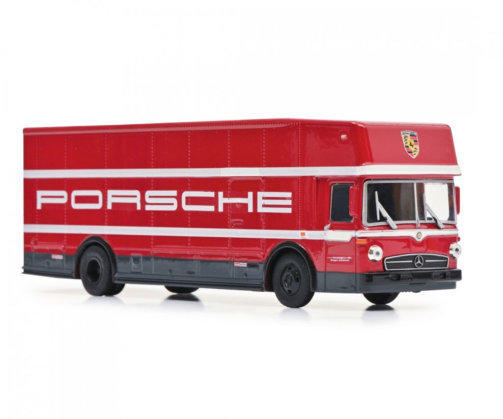 race-transporter-porsche-1-64-452026100-en_05