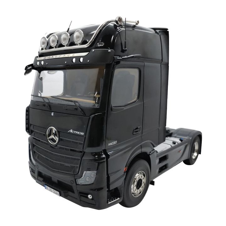 mercedes-benz-actros-gigaspace-4x2-black (1)