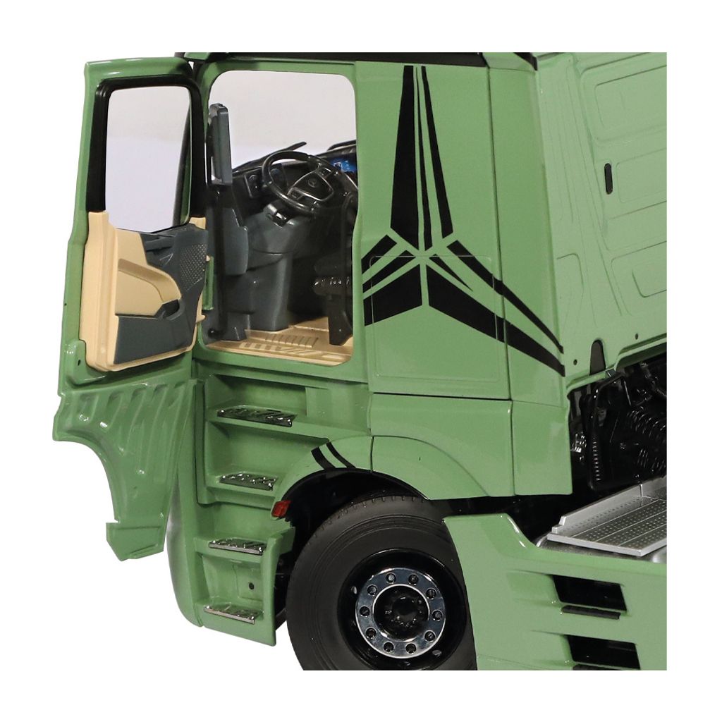 mercedes-benz-actros-gigaspace-4x2-olive-with-star (4)