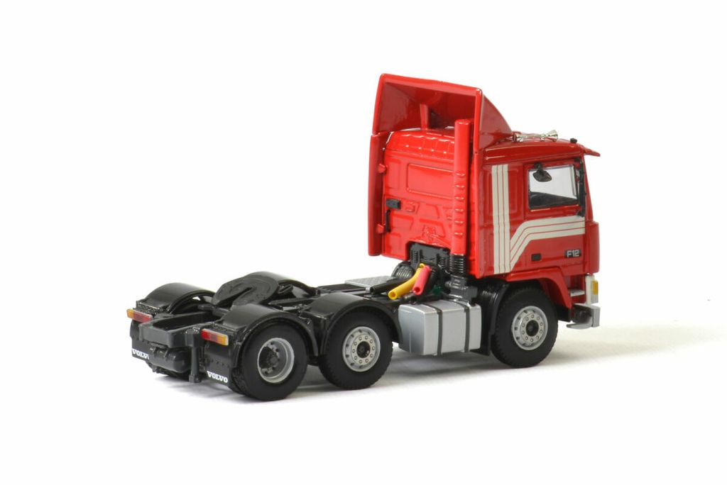 premium-volvo-f12-6x2-twin-steer (1)