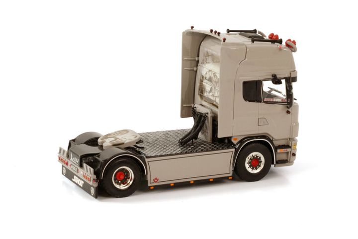 benoit-primard-scania-4-series-topline (1)
