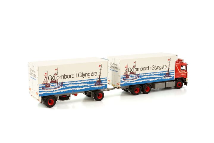 alfred-pedersen-volvo-f12-6x2-tag-axle (1)