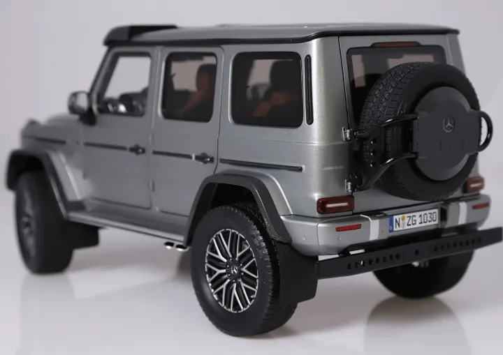 mercedes-amg-g-63-4x42-w463-standard-platin-magno (1)