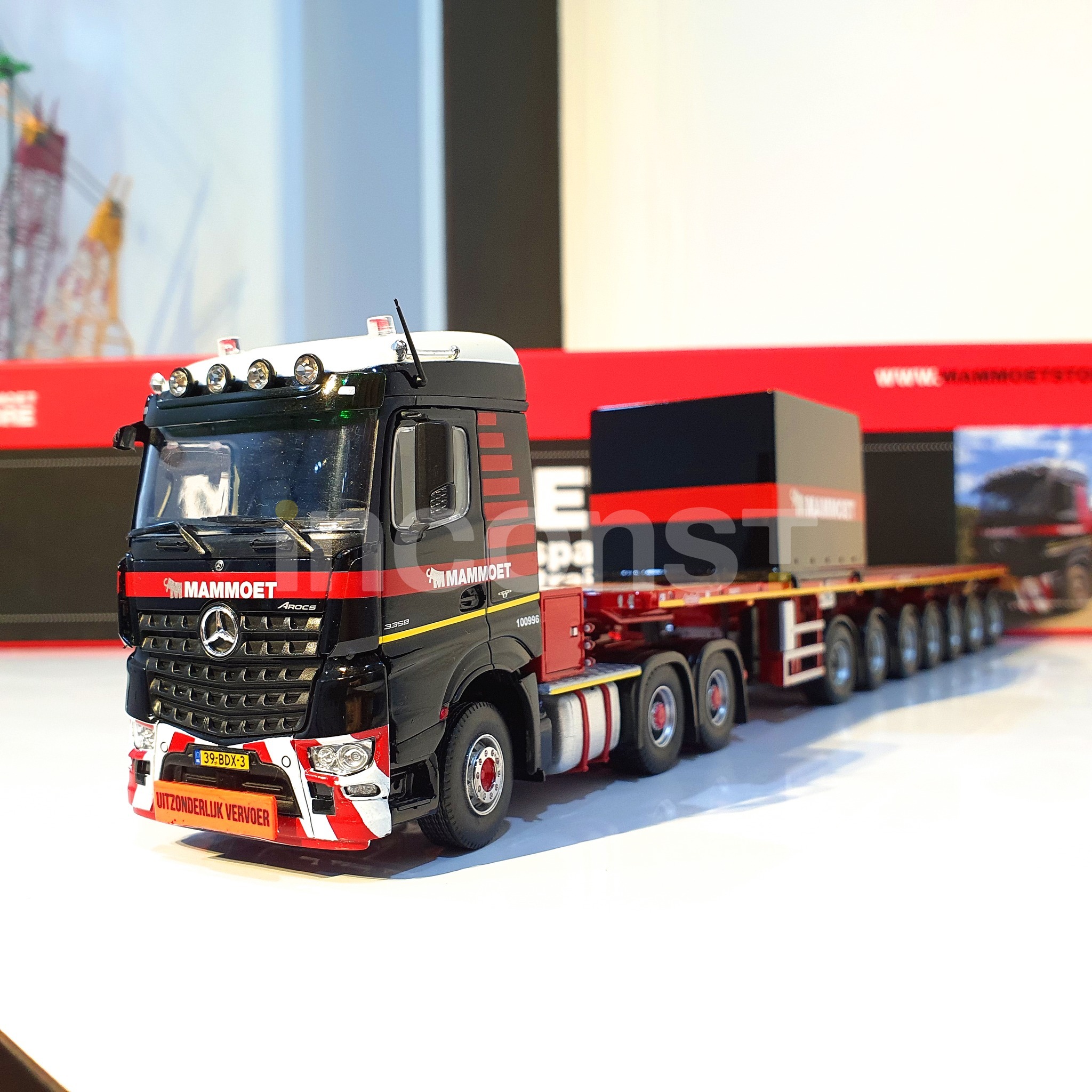 IMC 1/50 Mammoet MB Arocs 6x4 7ac crane IMC Mammoet Mercedes