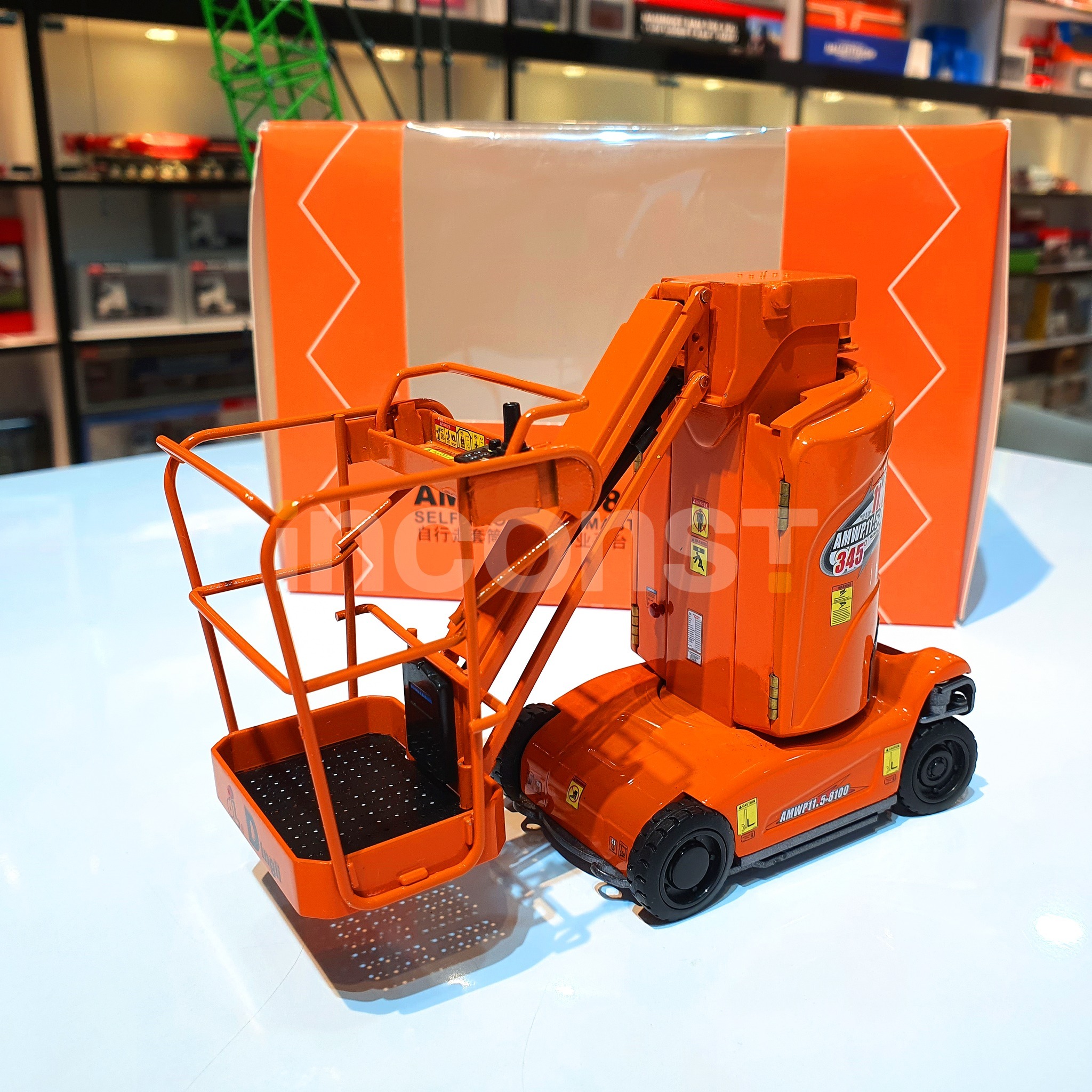 AMWP11.5-8100 SELF-PROPELLED MAST LIFT – Inconst