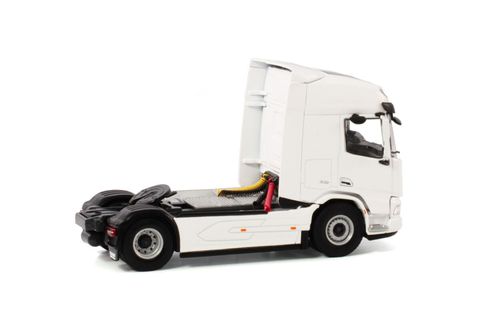 white-line-daf-xd-4x2 (1)