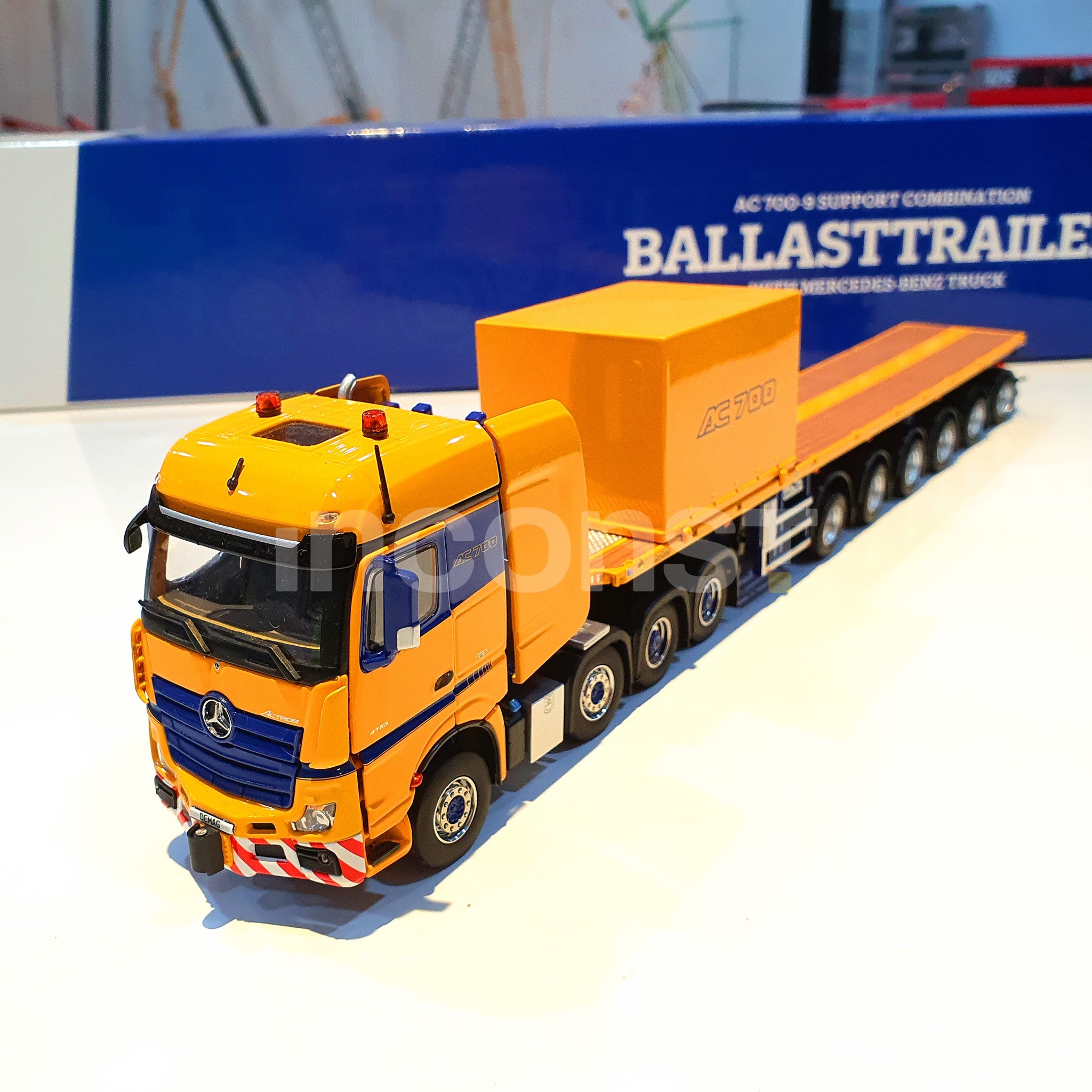 IMC 1/50 TADANO メルセデス 8x4 7ac Nooteboom