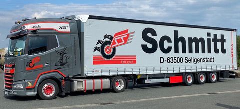 schmitt-daf-xg-4x2-curtainside-trailer (1)