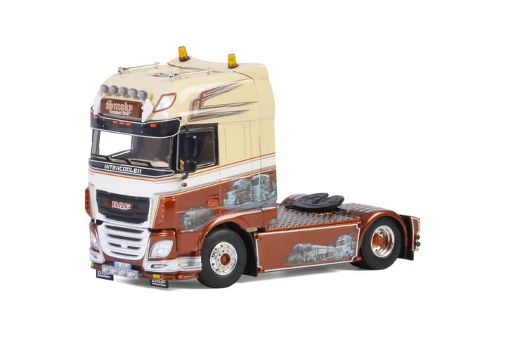 smoky-transport-daf-xf-super-space-cab