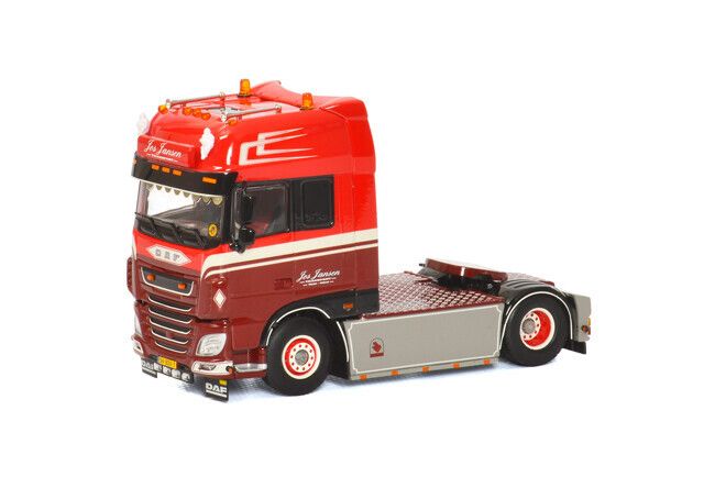 jos-janssen-daf-xf-super-space-cab-4x2