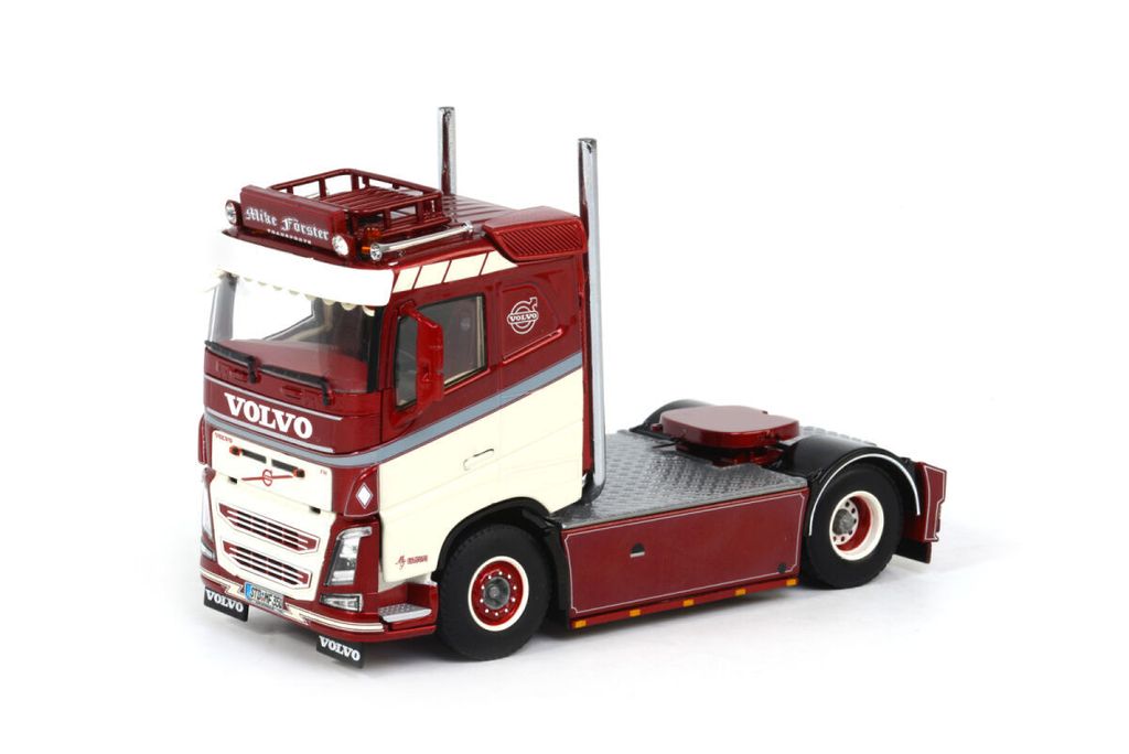 mike-forster-volvo-fh4-sleepercab-4x2