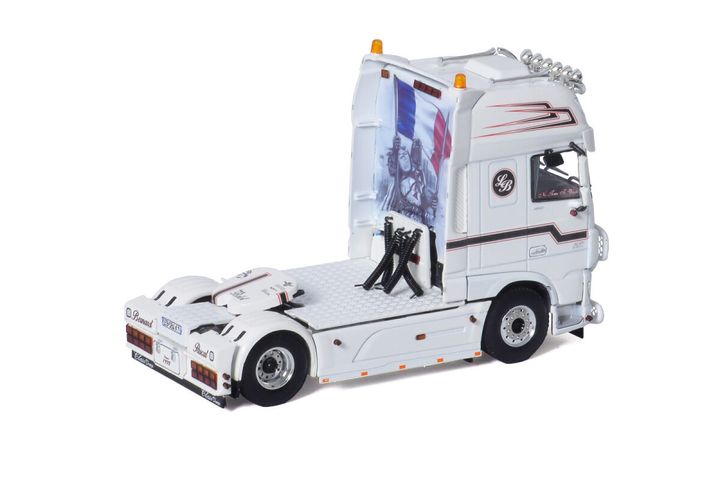 transport-belot-daf-xf-super-space-cab (1)