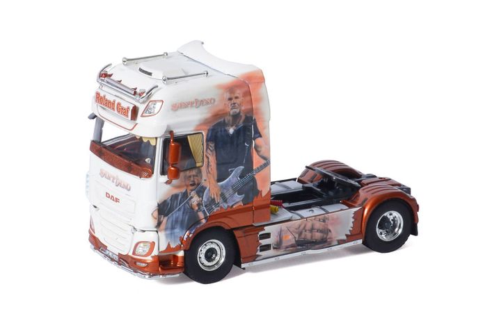 graf-roland-daf-xf-super-space-cab-my20