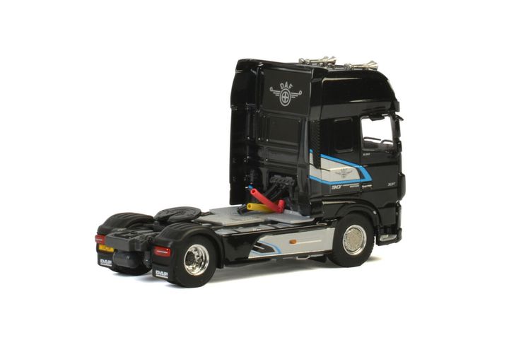 premium-line-daf-xf-super-space-cab-my (1)