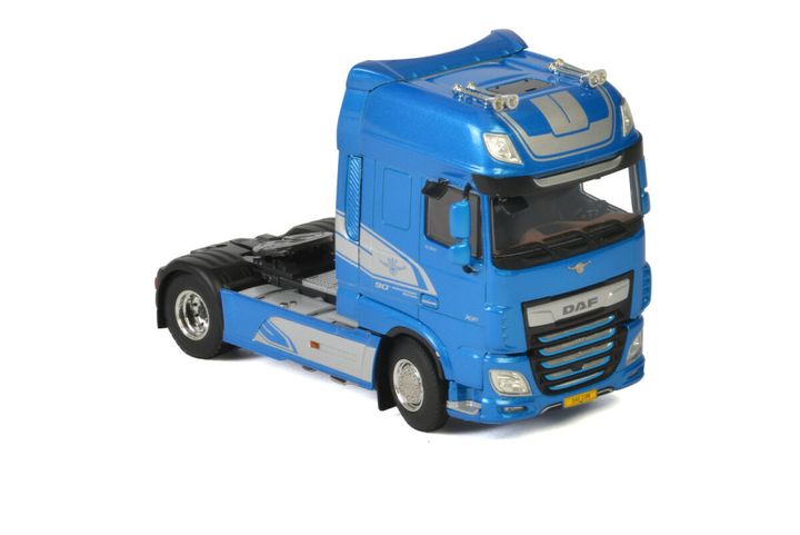 premium-line-daf-xf-super-space-cab-my-1 (2)