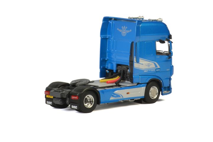 premium-line-daf-xf-super-space-cab-my-1 (1)
