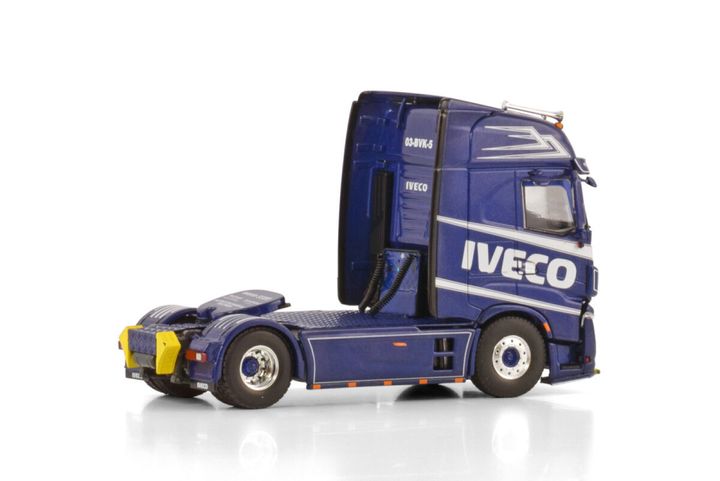 premium-line-iveco-s-way-as-high-4x2-1 (1)