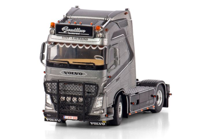 bouillon-volvo-fh4-globetrotter-4x2 (2)